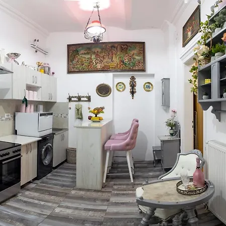 Natalie's Gallery Апартаменты