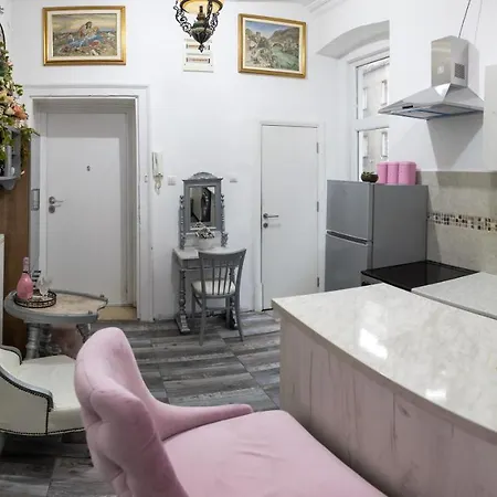 Natalie's Gallery Апартаменты